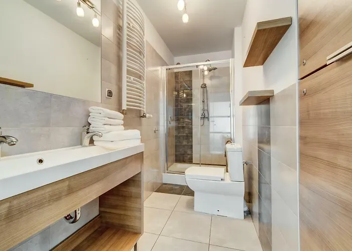 Kopernika, Sun & Snow